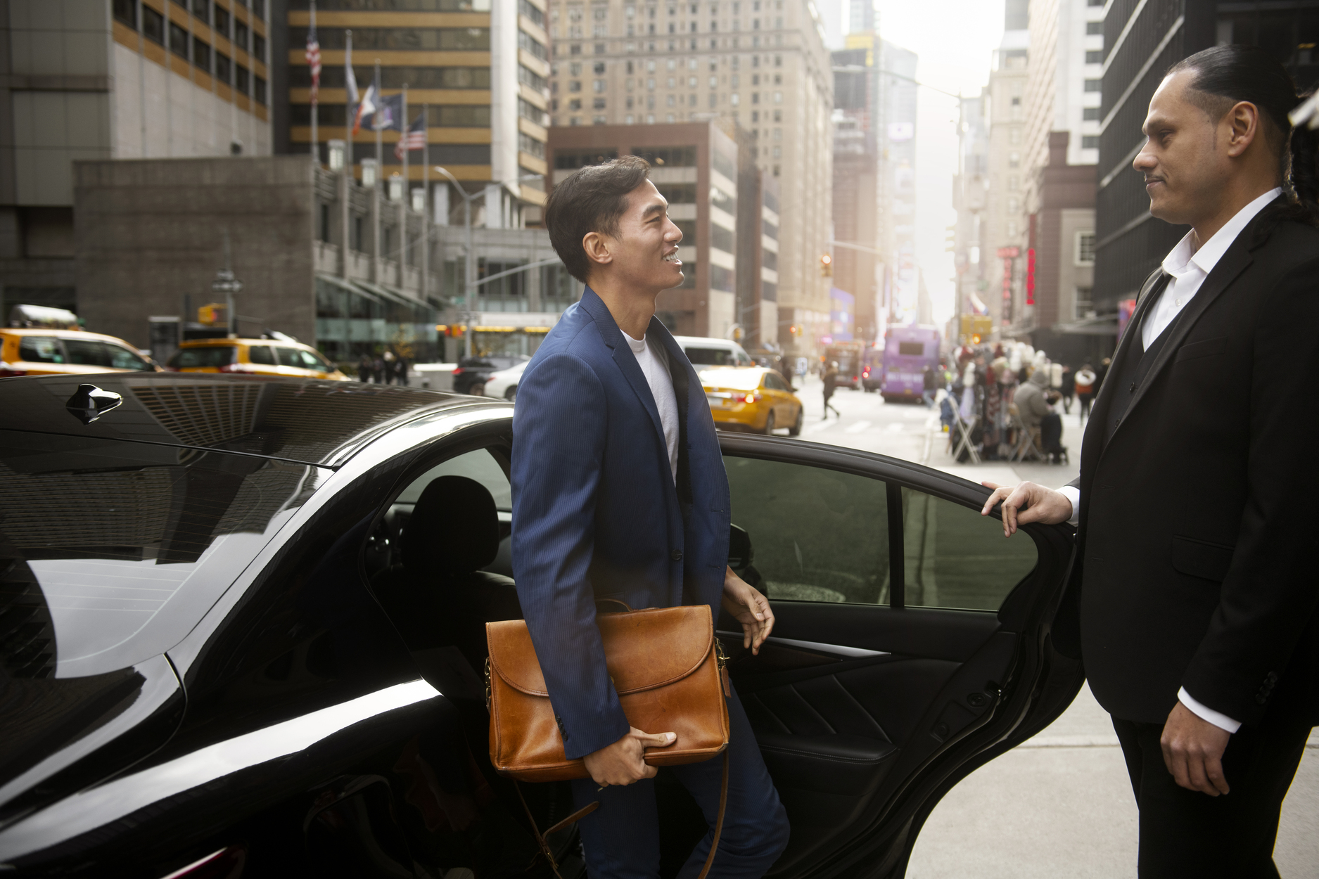 taxista preparandose para el cliente